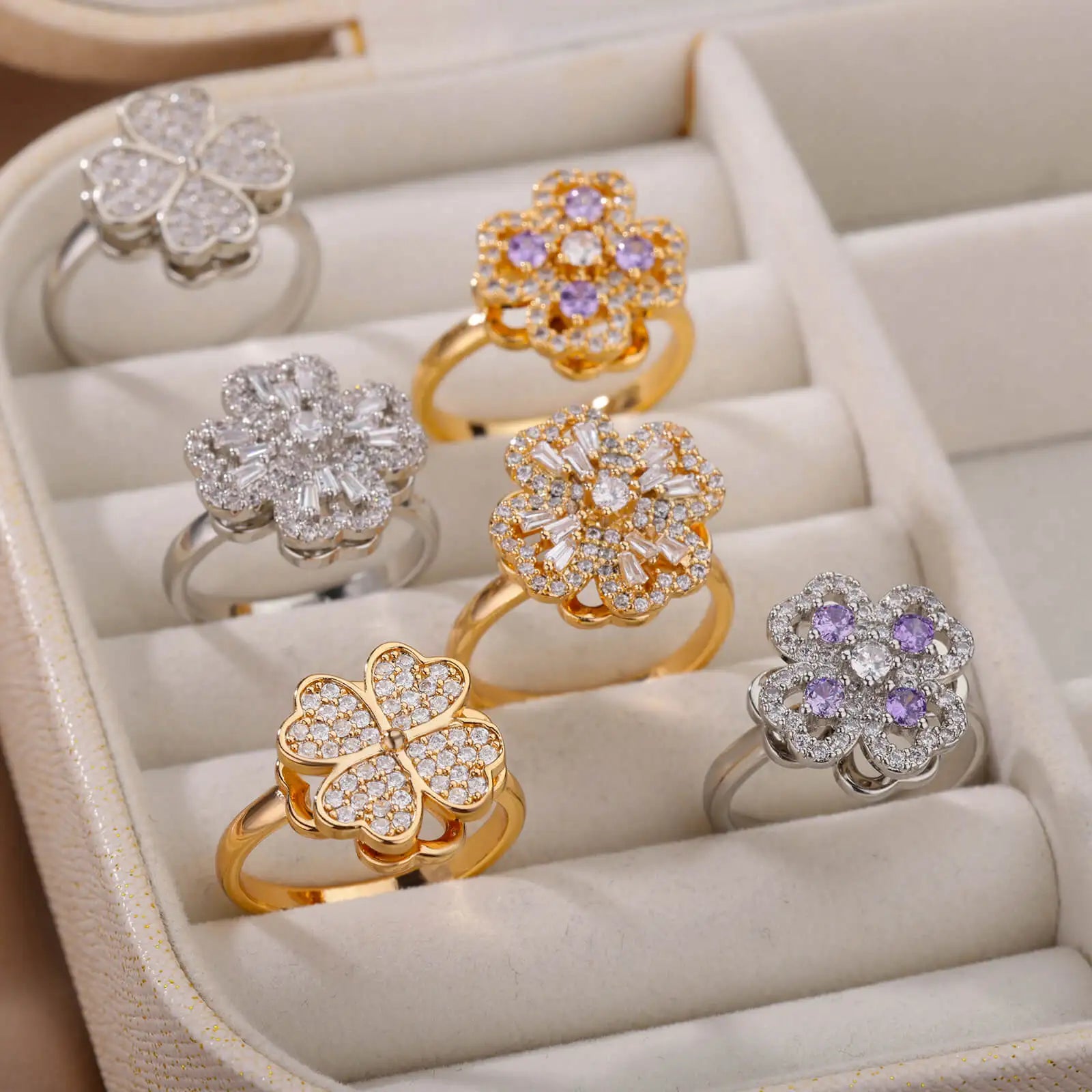 Vera Serenity Clover Spinner Ring